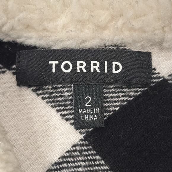 Torrid Women's Sherpa Lined Trucker Jacket White Black Size 2X - Picture 6 of 8